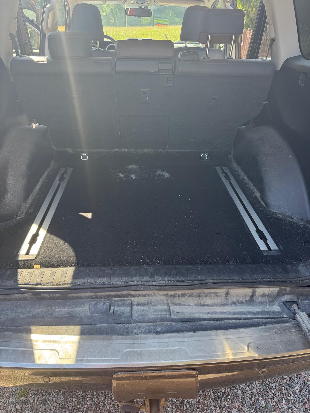 Toyota Land Cruiser – Bagageutrymme – före